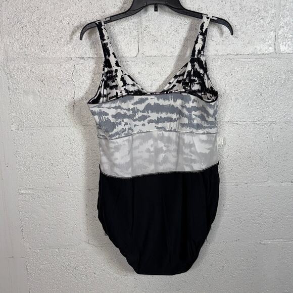 Swim Solutions Women's Printed Tiered Fauxkin Rainbow Rain 16W $102 - Picture 9 of 9